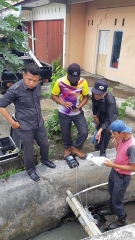 Pemeliharaan Untuk kelancaran air kepada pelanggan PDAM Kota Solok, Tim Produksi dan Bagian Distribusi melakukan pengukuran pada Sumber Air Pincuran Gadang khususnya darah Tanah Garam.